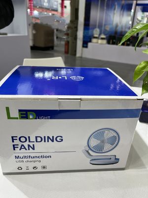 コンパクトで強力 1500mAh バッテリー 折りたたむ風扇 移動中の空気循環